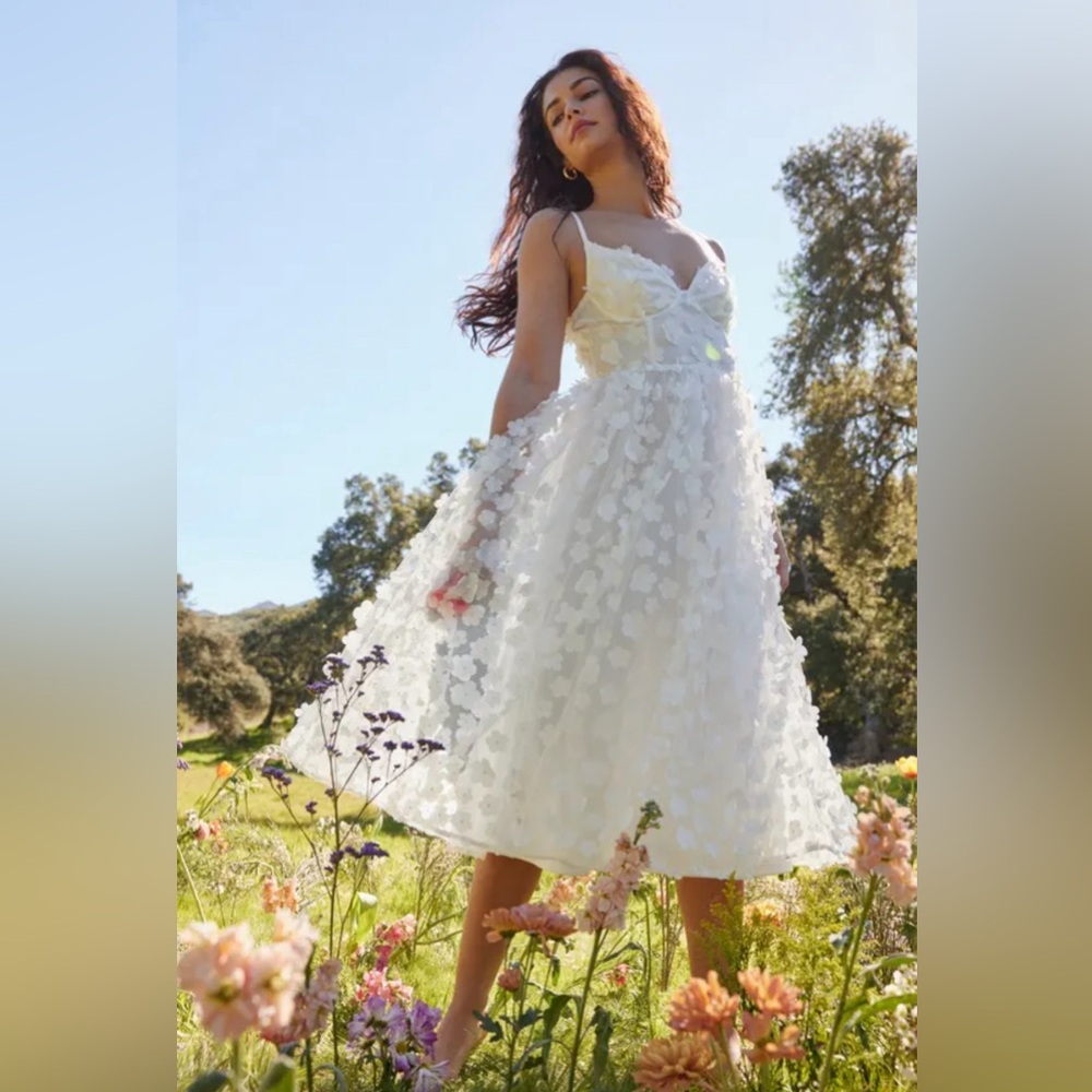 Lulus Whimsical Wishes White 3D Floral Bustier Midi Dress XS
